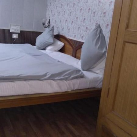 Karthik Resorts, Jeolikote Нейнитал Екстериор снимка