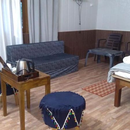 Karthik Resorts, Jeolikote Нейнитал Екстериор снимка
