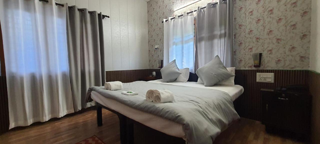 Karthik Resorts, Jeolikote Нейнитал Екстериор снимка
