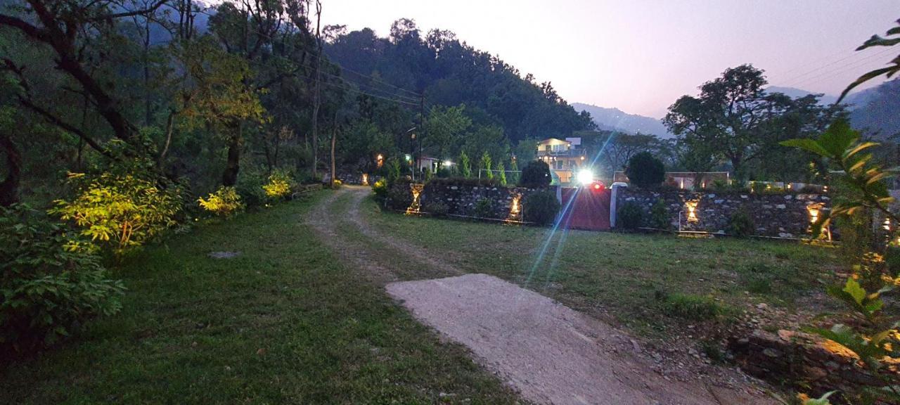 Karthik Resorts, Jeolikote Нейнитал Екстериор снимка