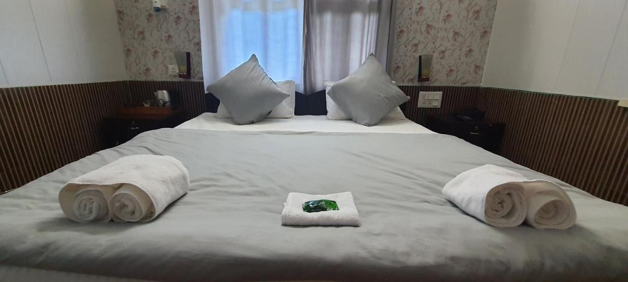 Karthik Resorts, Jeolikote Нейнитал Екстериор снимка