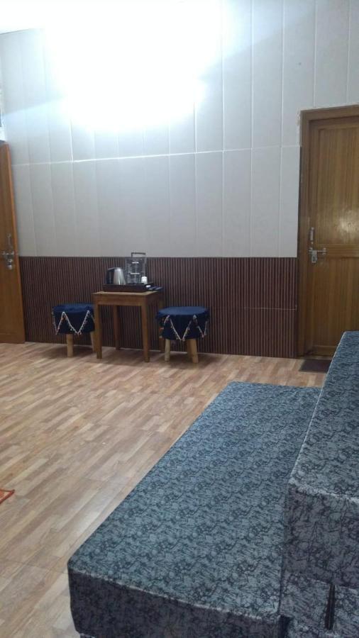 Karthik Resorts, Jeolikote Нейнитал Екстериор снимка